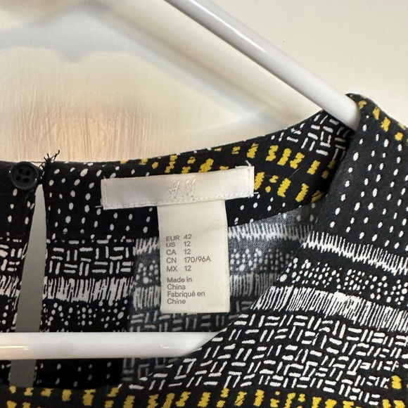 H&M three-quarter sleeve fit and flare dress - Picture 3 of 6